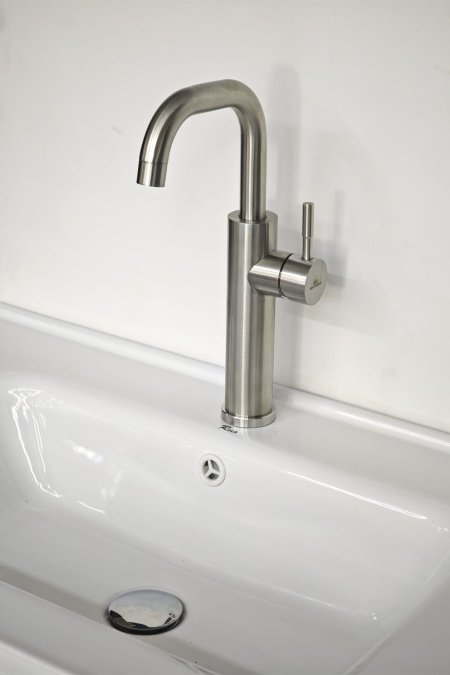 حنفية مغسلة فضي مطفي بتصميم دائري